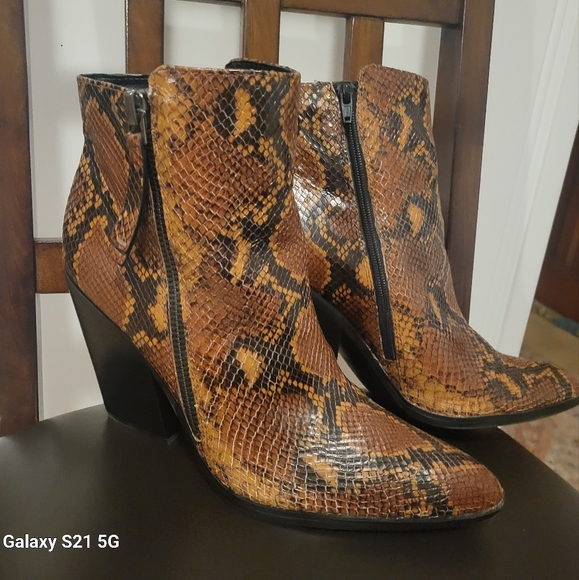 Naturalizer booties size 12W - Picture 2 of 10